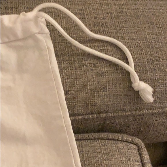 St. Regis White Dust Bag - Large - Picture 4 of 4
